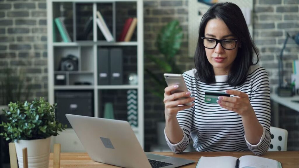 Side-by-side comparison of merchant refunds and credit card chargebacks for online purchases.